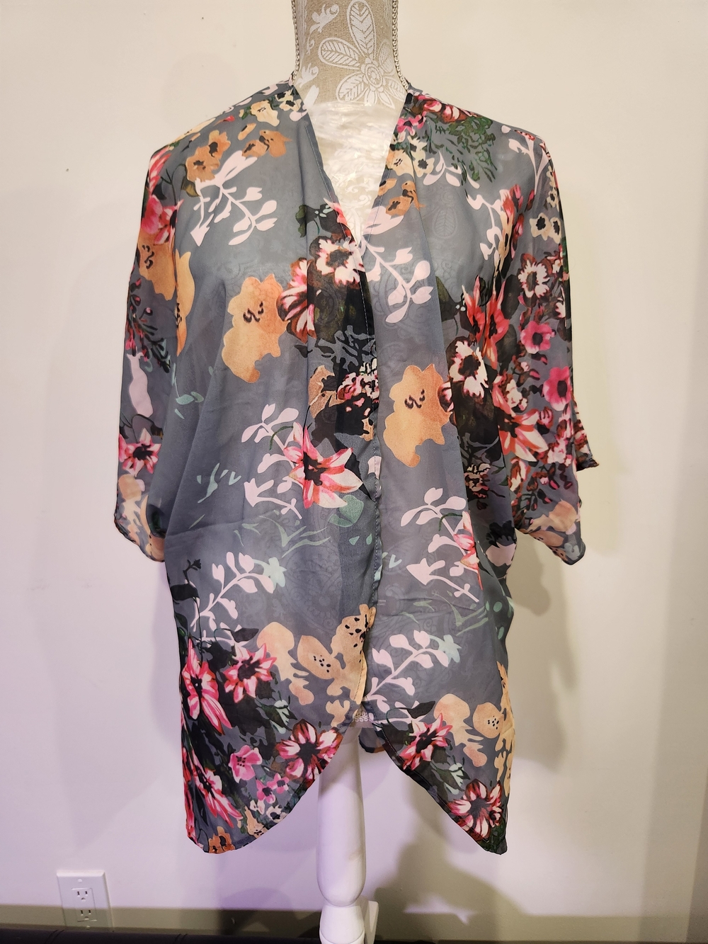 Floral Open-Front Kimono Cardigan - Slate Gray with Peach & Pink Flowers